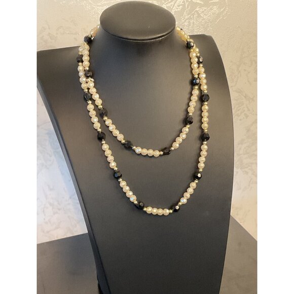 18" Vintage Faux Pearl & Black Bead Necklace - Picture 1 of 3